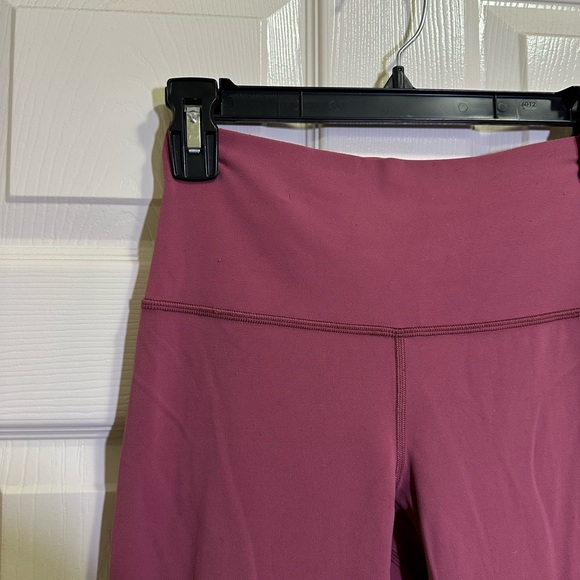 Lululemon cropped leggings magenta color size 6 - Picture 3 of 6
